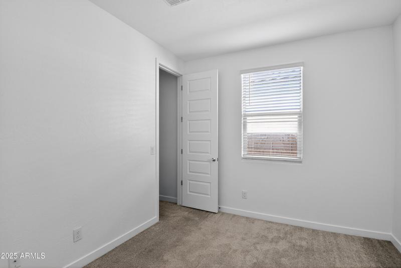 12_2555_W_Sunland_Ave_Phoenix_AZ_85041_U