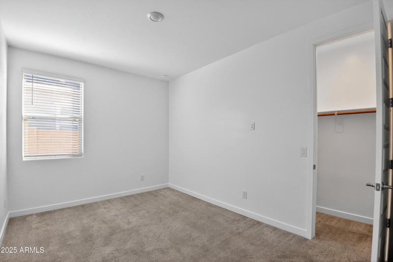 23_2555_W_Sunland_Ave_Phoenix_AZ_85041_U