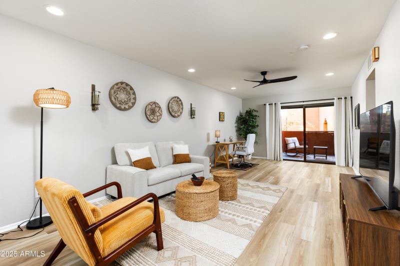 122222 N Paradise Village Pkwy #237-2