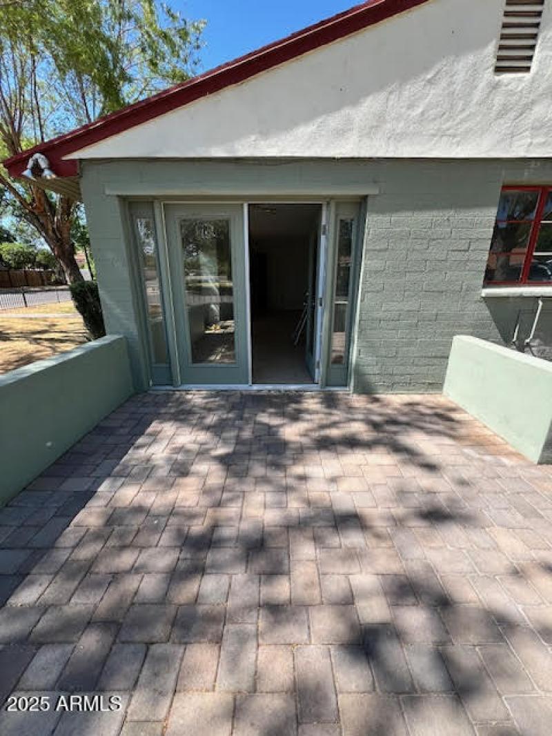 1321 Breakfast patio