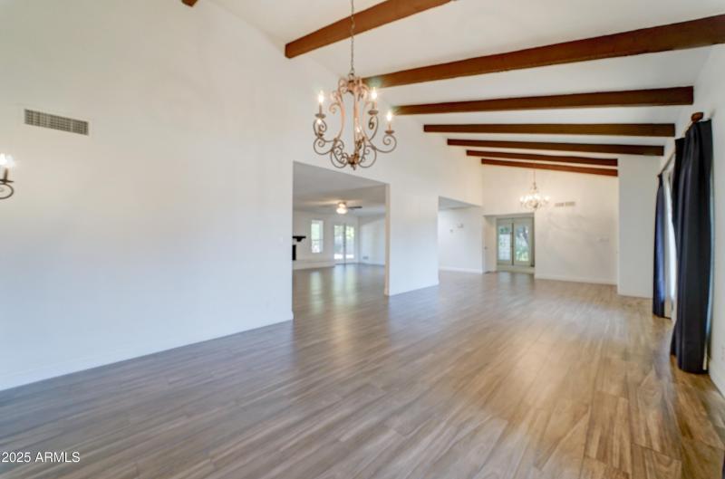 8046 E Del Caverna Dr-7