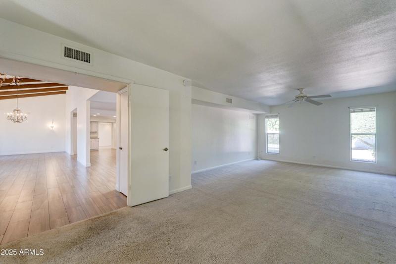 8046 E Del Caverna Dr-22