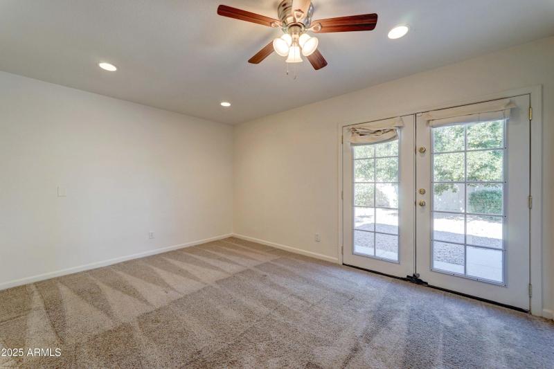 8046 E Del Caverna Dr-28