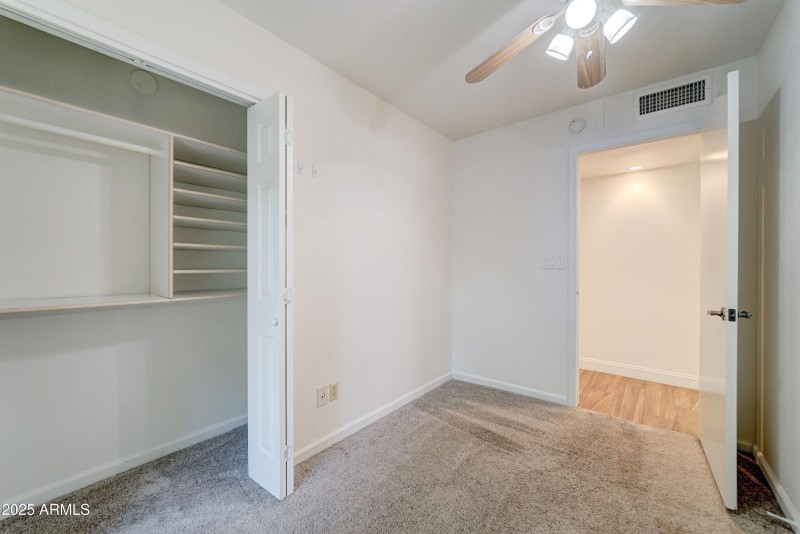 8046 E Del Caverna Dr-32