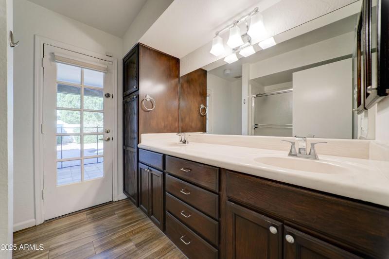 8046 E Del Caverna Dr-36