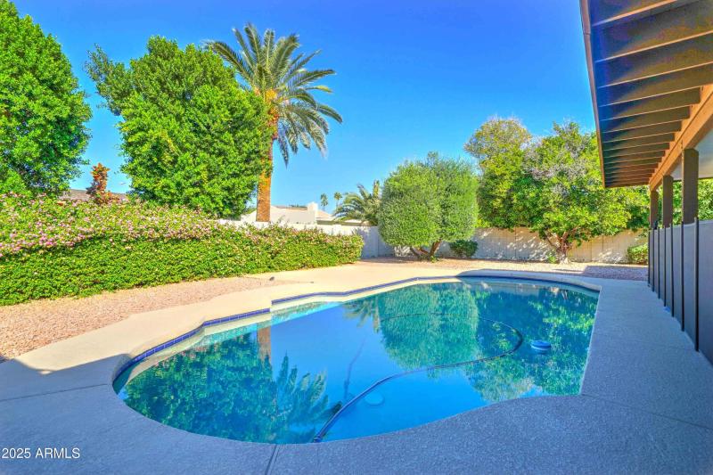 8046 E Del Caverna Dr-43