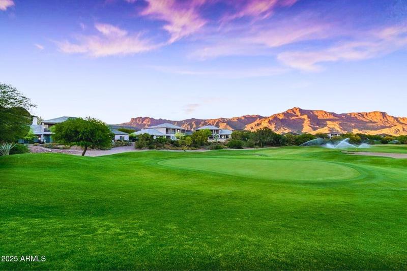 18-photo-Amenities-83035c33-e626-4354-a5