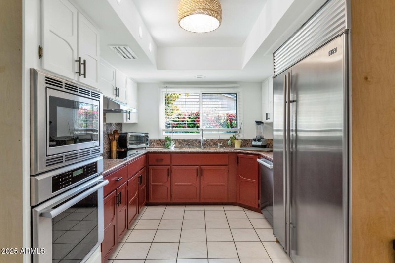 3234 E Larkspur Dr-large-008-013-TOD0989