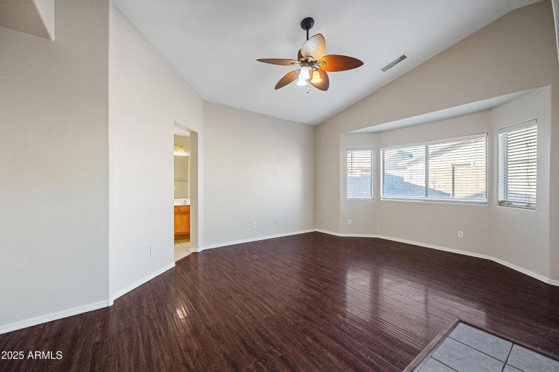 10-10748WMVD-ocupix-