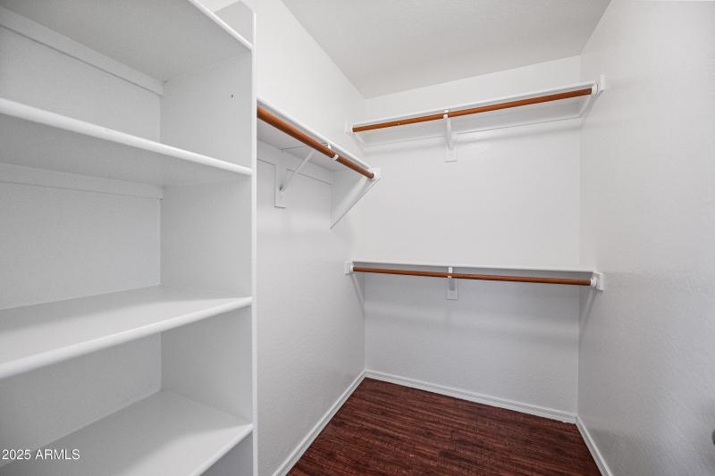 12-10748WMVD-ocupix-