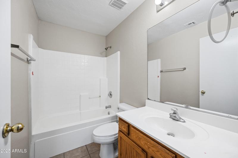 17-10748WMVD-ocupix-