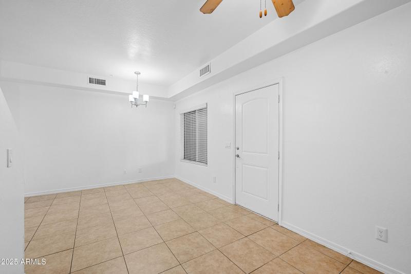 3-4608WMA1193-ocupix-