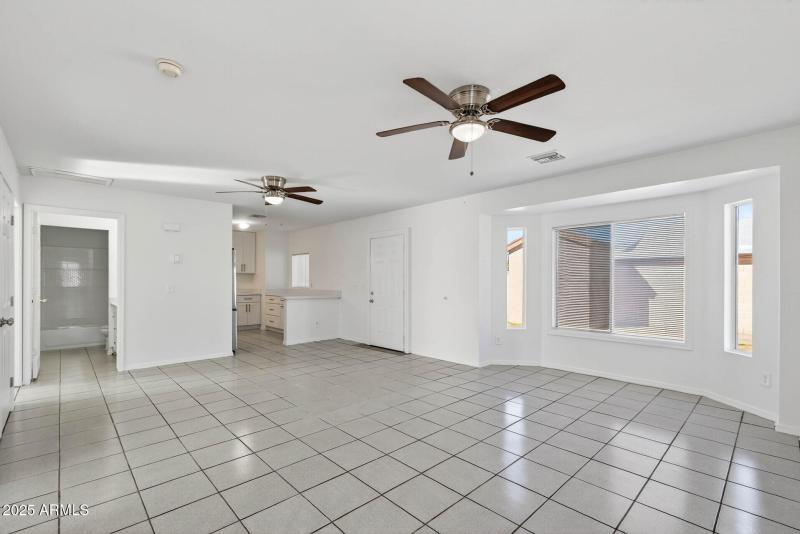 07_8321_W_Edwards7_mls