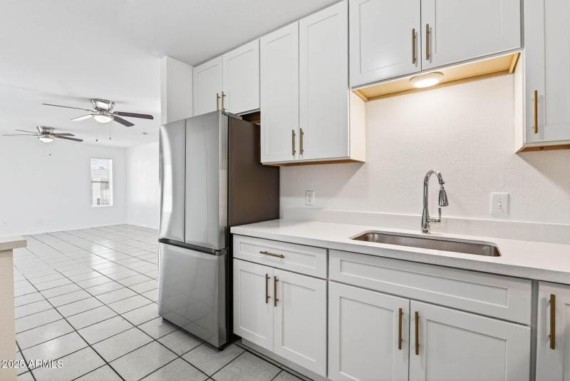 12_8321_W_Edwards12_mls