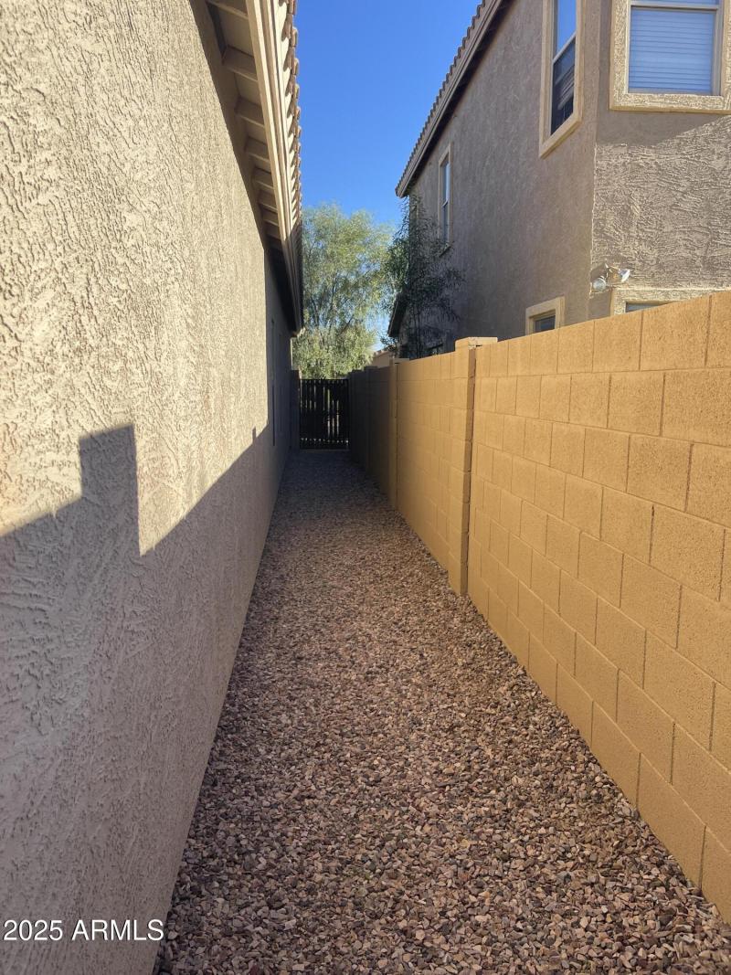 20251105_222236450_iOS