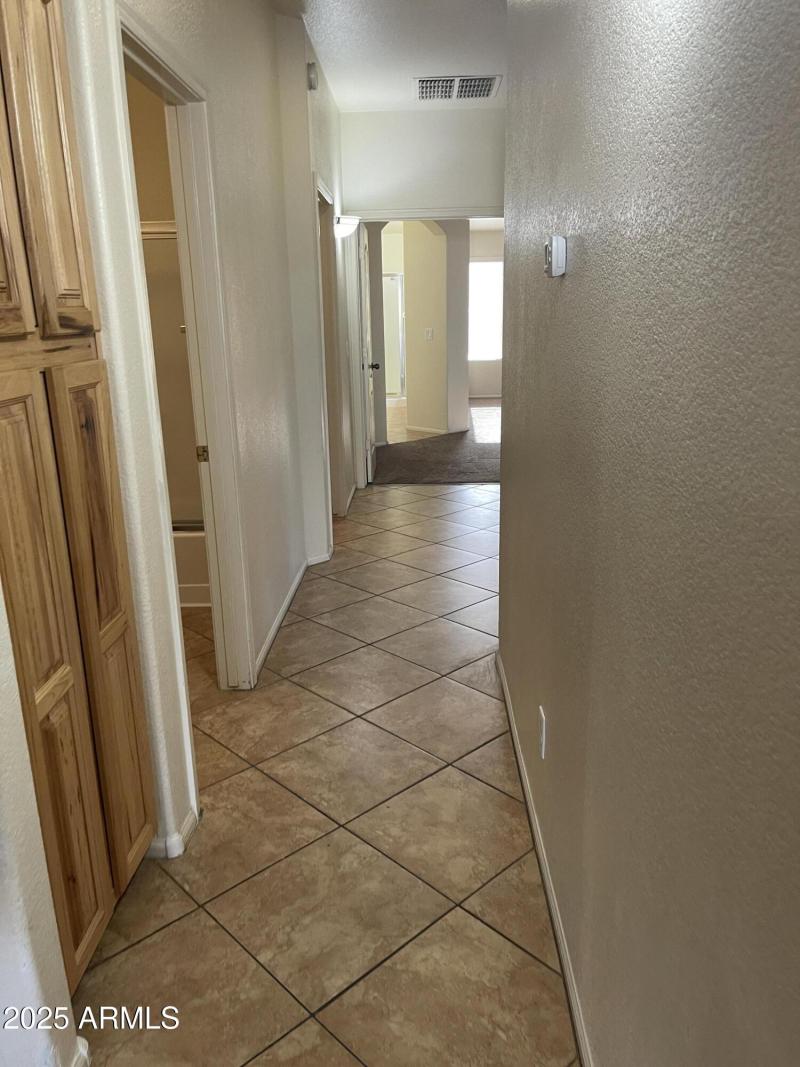 20251105_220621142_iOS