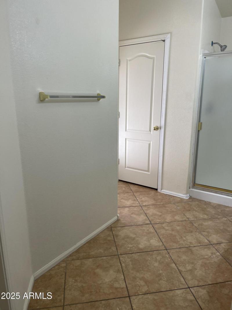 20251105_220650156_iOS