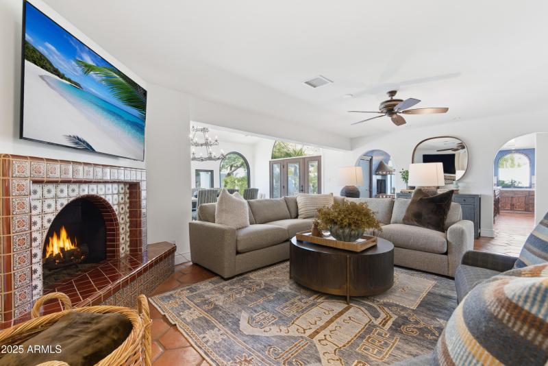 05-DSC00264_with_fire