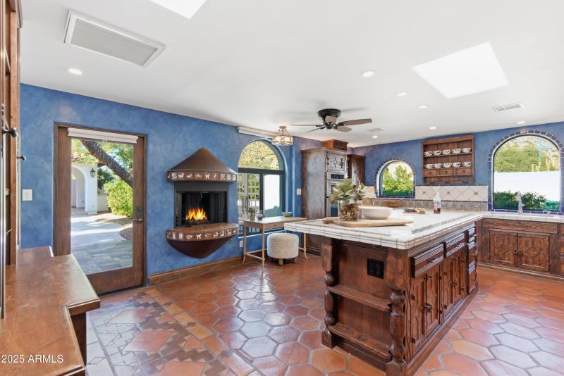 13-DSC00300_with_fire