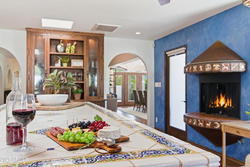 18-DSC00315_with_fire