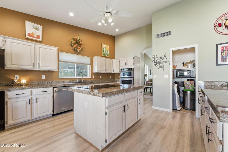 012-kitchen