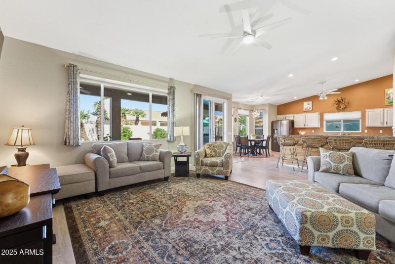016-family-room