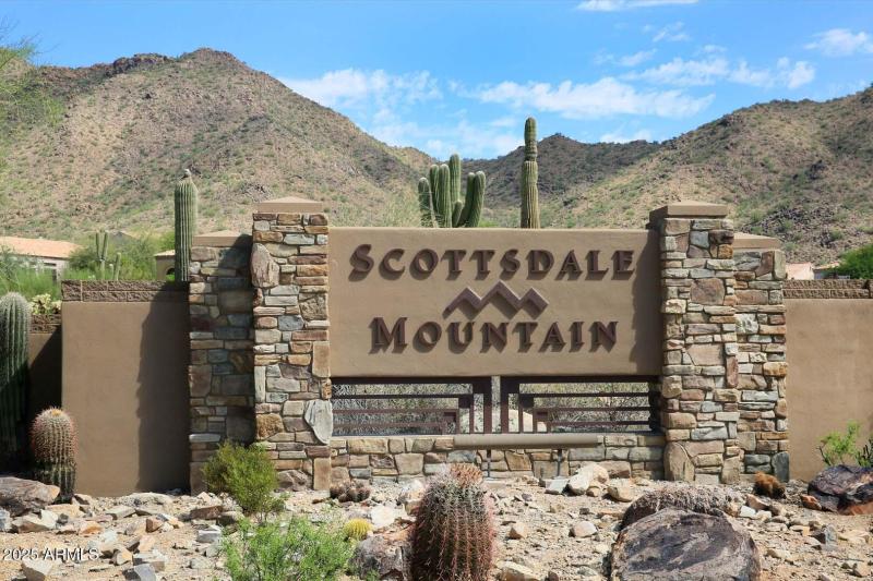 Scottsdale Mountain-Community Sign