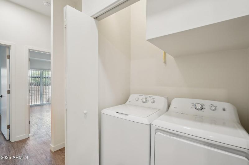 44-web-or-mls-3031 W Northern Ave Unit 1