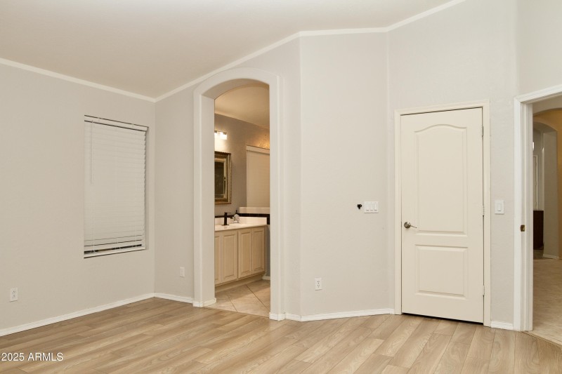 AB221B22-CAA0-4C78-B85D-F70FC251ED10_1_2