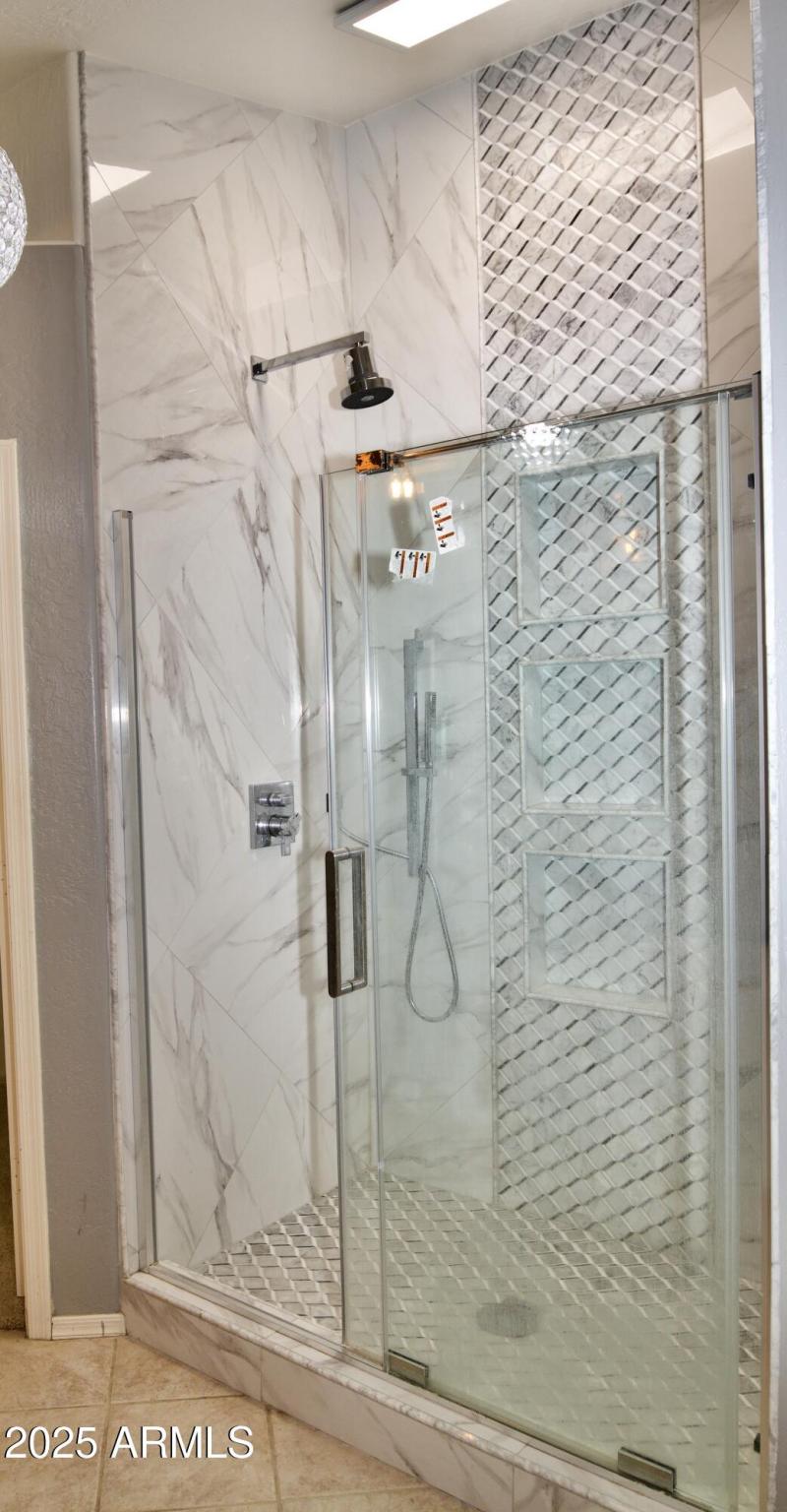 2CD33FF2-408C-4687-9991-DD6ACA437422_1_2