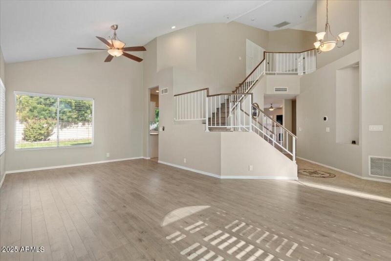 09-Formal Living and Dining