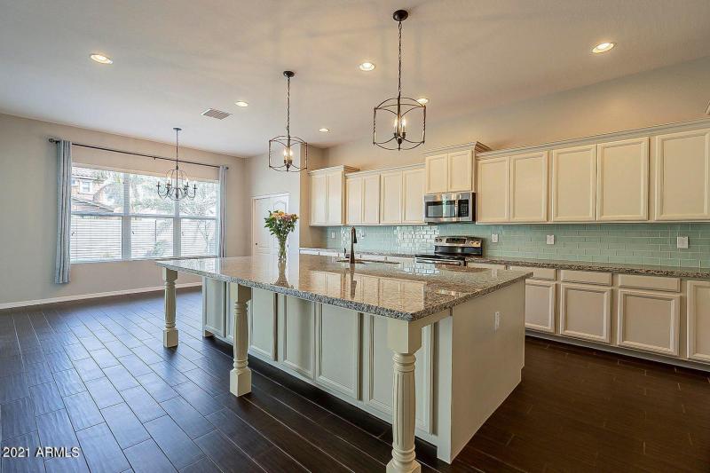 20210317185752711491000000-o