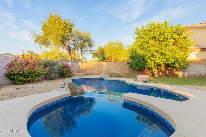 Private Backyard - VS