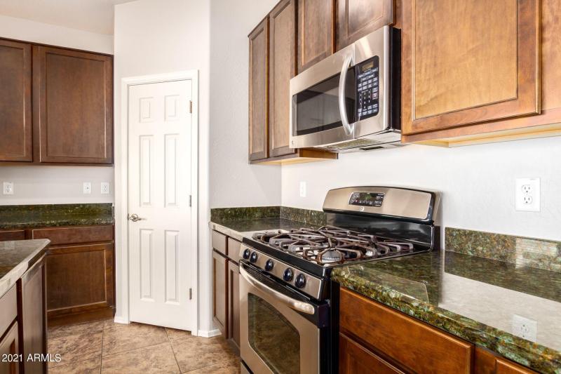 21051 W Wycliff Kitchen V