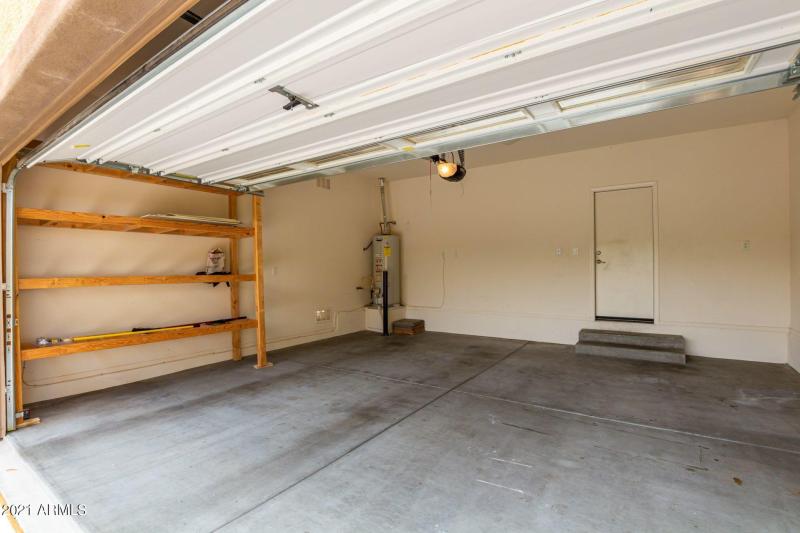 21051 W Wycliff 2 Car Garage