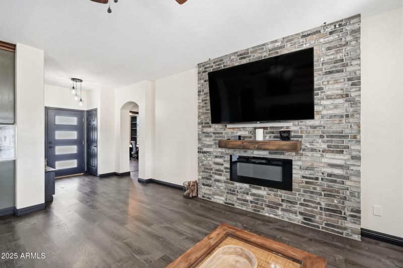 Entry & Great Room Fireplace