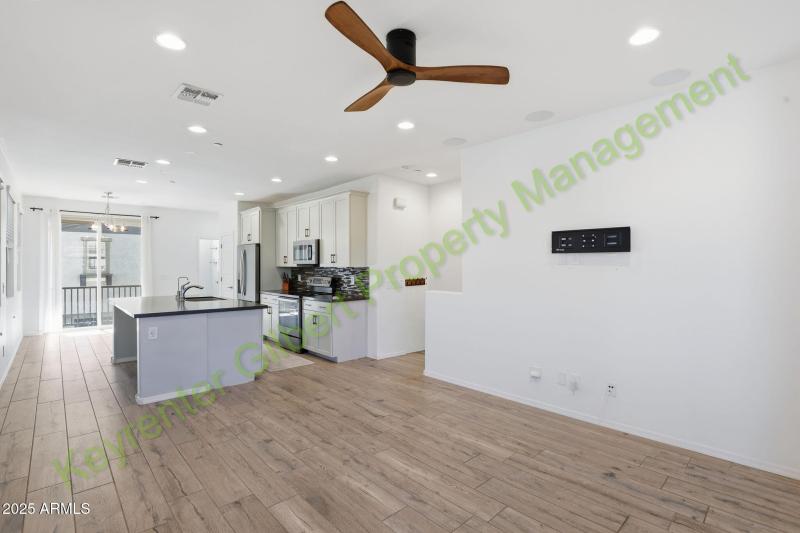 18-web-or-mls-4106 E Rolling Ridge Rd Qu