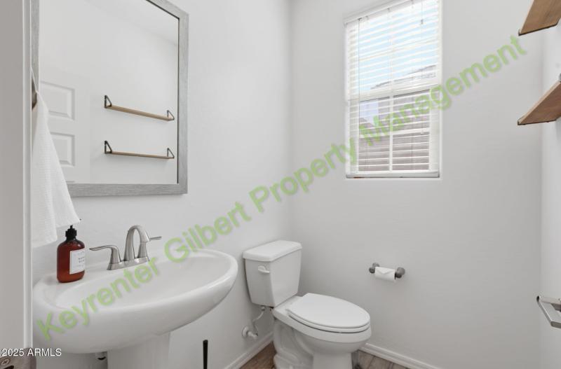 25-web-or-mls-4106 E Rolling Ridge Rd Qu