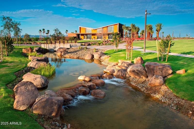 Eastmark_4256_smaller