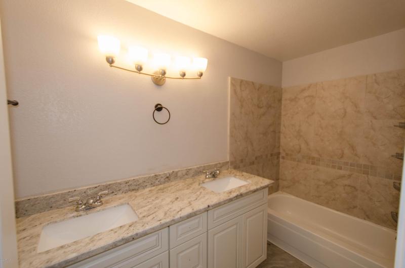 6528 E Paradise Lane (17 of 20)