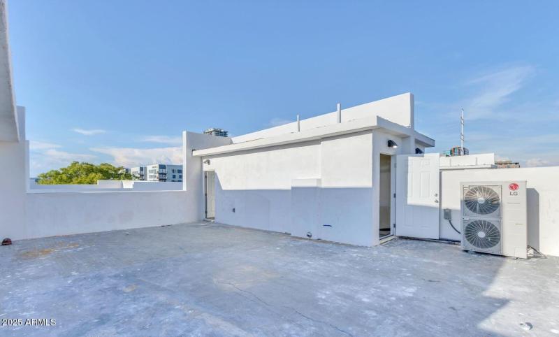 20230518175336846635000000-o