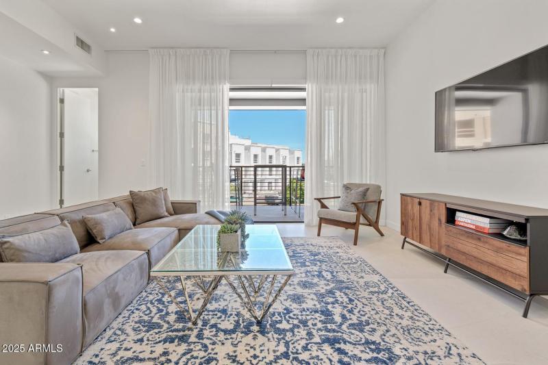 MZ-Scottsdale_2003-8 (1)