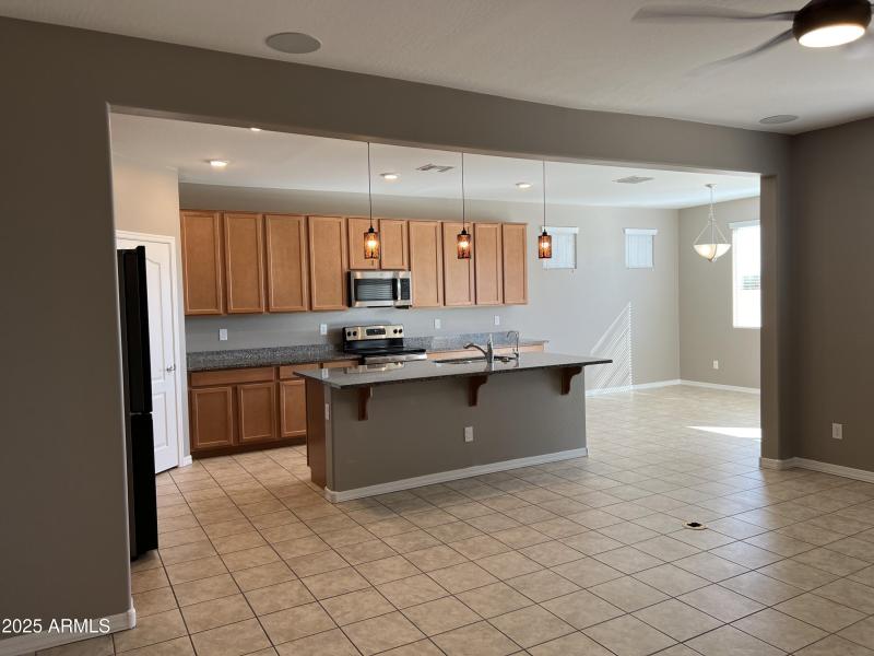 20251023_213854808_iOS