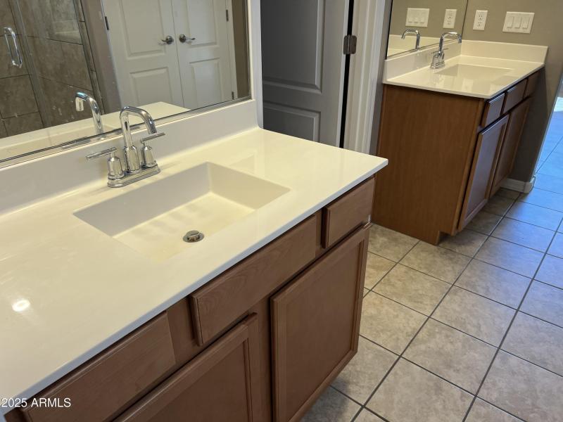 20251023_205827945_iOS