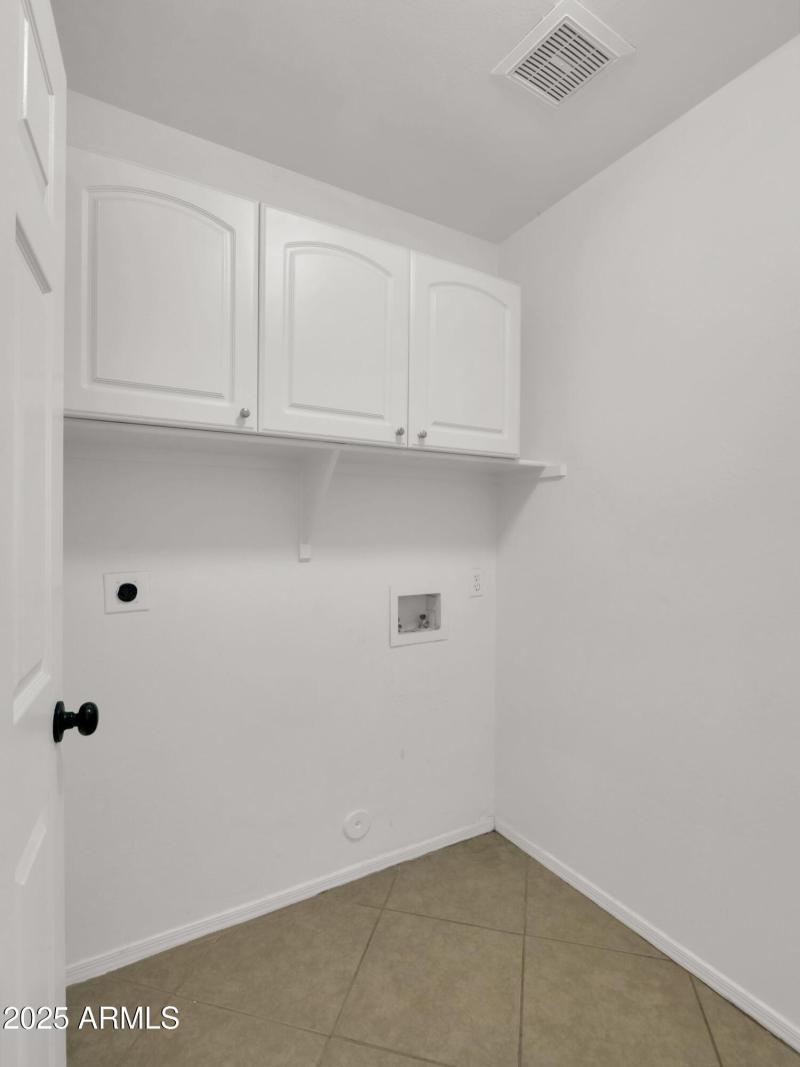 23-13620 N 82nd Lane-23