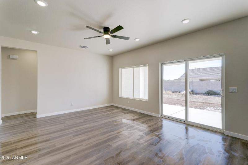 12503 W Cabrillo Dr-15