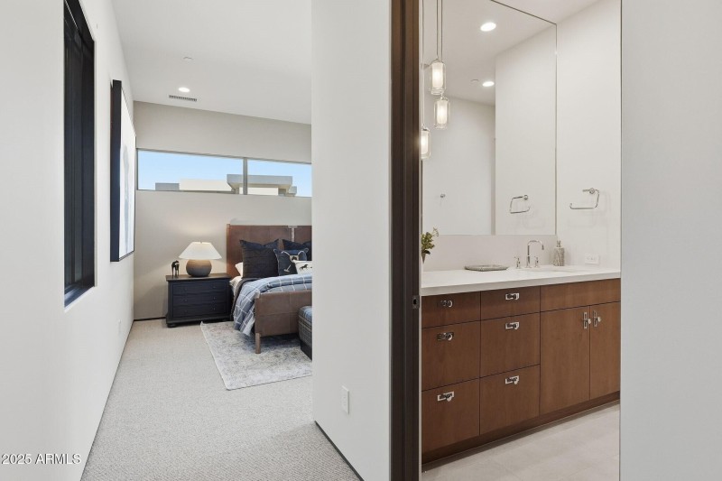 020_Guest Room Hallway