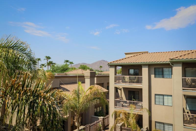 Gorgeous Mountain Views!