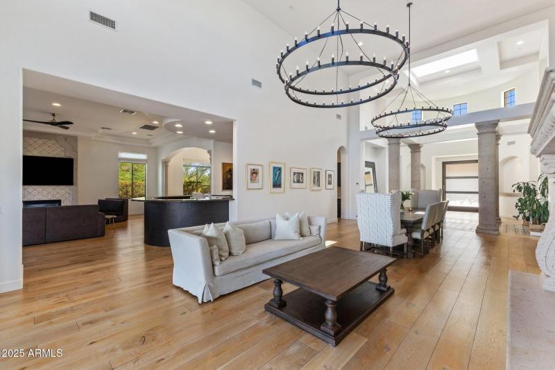 010_LivingDining Entertainment