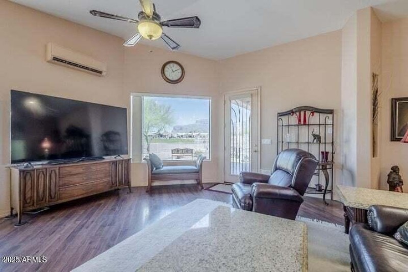 Front Nine Living View